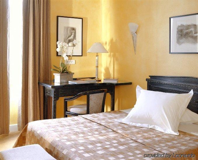Hotel Restaurant Napoleon Fontainebleau Oda fotoğraf